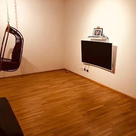 A Cozy 80 Sqm Away From With Private Garden Апартаменты Гёппинген