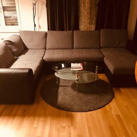 A Cozy 80 Sqm Away From With Private Garden * Гёппинген